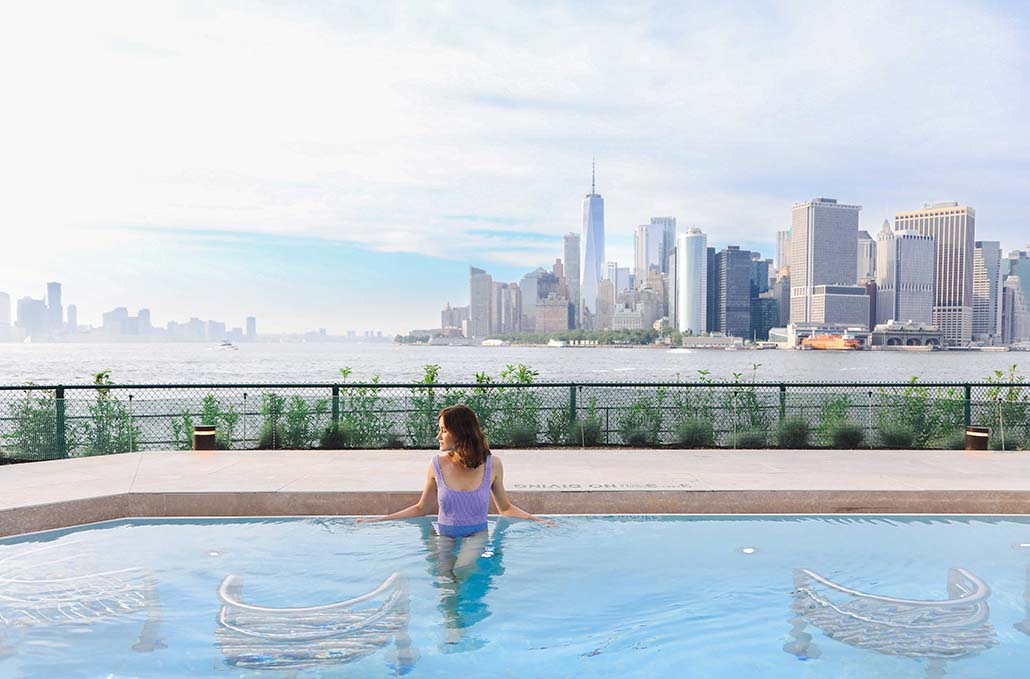 “NYC’s Luxe Resorts: Where City Chic Meets Relaxation”